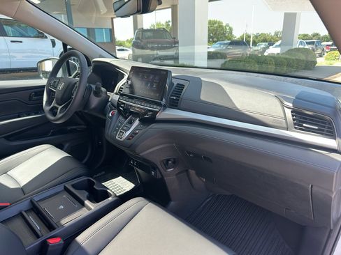 Used 2025 Honda Odyssey EX-L image 32