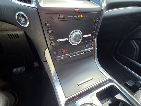 Used 2020 Ford Edge Titanium w/ Equipment Group 301A FWD image 19