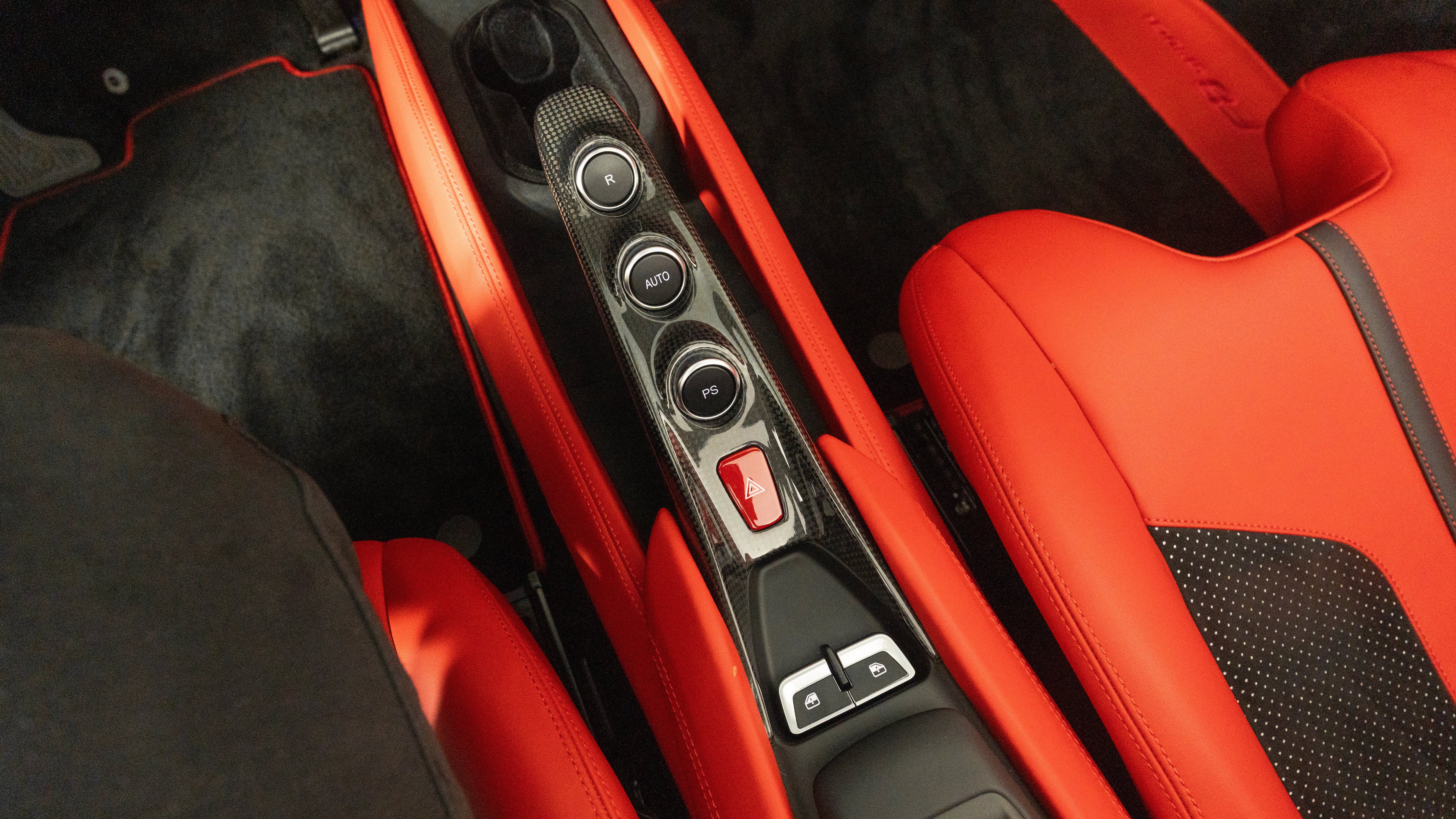 Certified 2021 Ferrari F8 Tributo RWD image 35