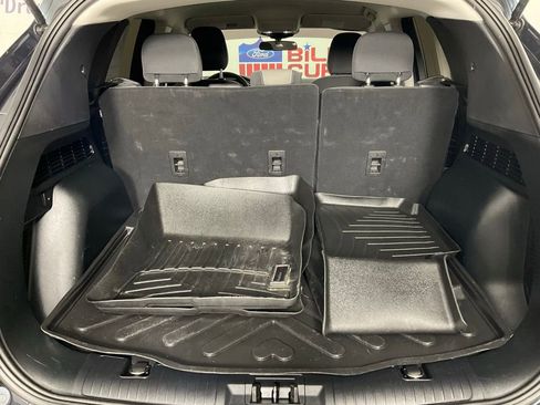 Used 2022 Ford Escape SE w/ SE Sport Appearance Package image 11