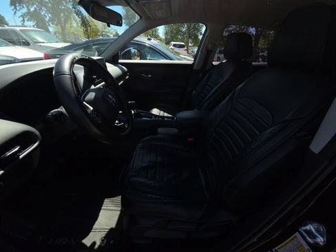 Used 2025 Honda HR-V LX image 3