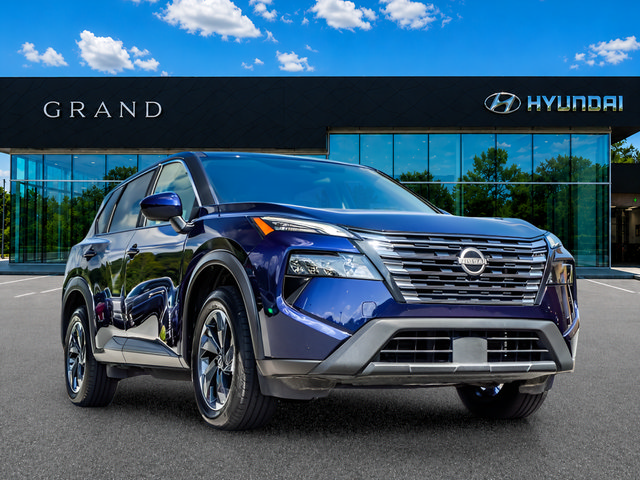 Used 2025 Nissan Rogue SV AWD/4WD image 8