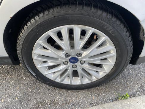 Used 2016 Ford Focus Titanium FWD image 25