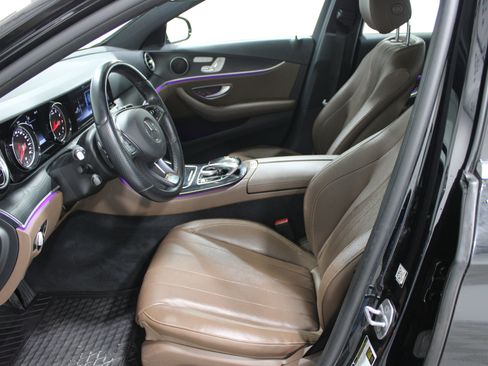 Used 2017 Mercedes-Benz E 300 4MATIC image 3