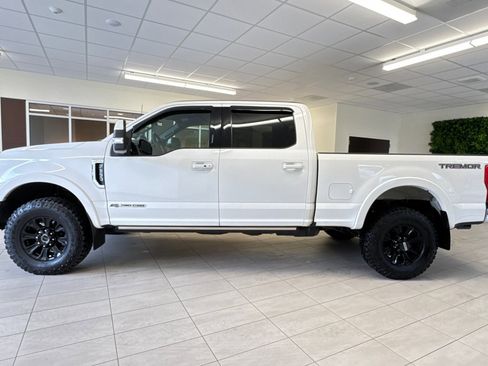 Certified 2021 Ford F350 Lariat w/ Tremor Off-Road Package image 7