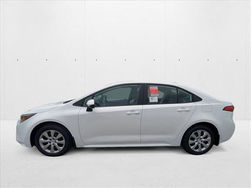 New 2025 Toyota Corolla LE image 5