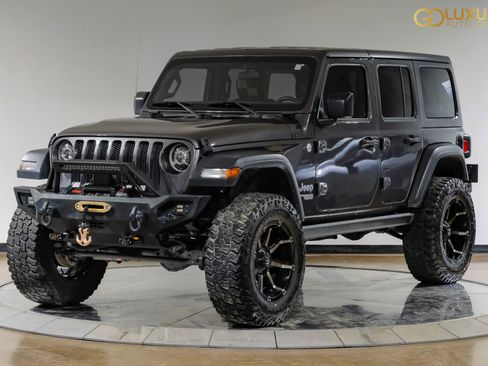 Used 2019 Jeep Wrangler Unlimited Sport S AWD/4WD image 7