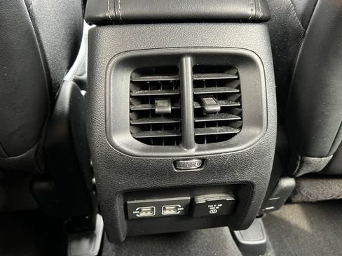 Used 2021 Jeep Cherokee Limited AWD/4WD image 36