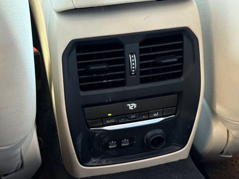 Used 2020 BMW 330i Sedan w/ Convenience Package image 16