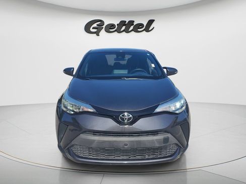 Used 2022 Toyota C-HR XLE FWD image 2