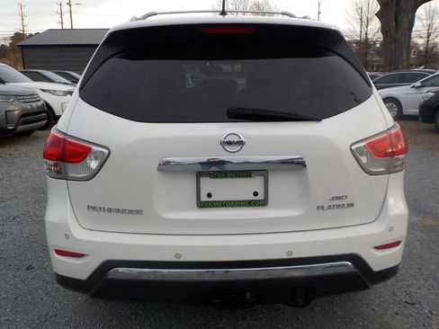 Used 2016 Nissan Pathfinder Platinum w/ Family Entertainment Package image 4