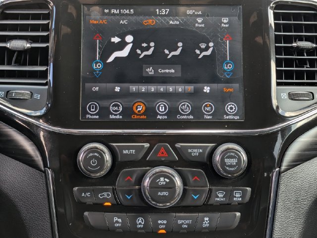 Used 2021 Jeep Grand Cherokee Laredo X RWD image 15