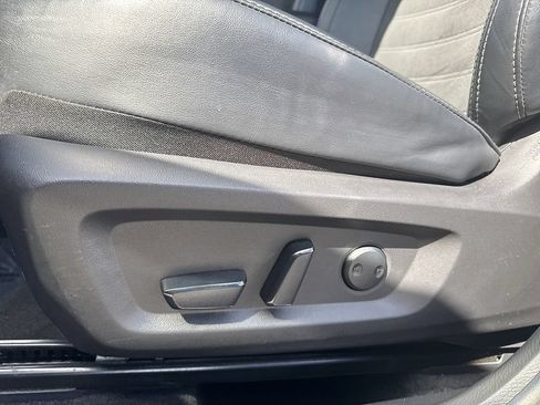 Used 2025 Mitsubishi Outlander SE AWD/4WD image 14