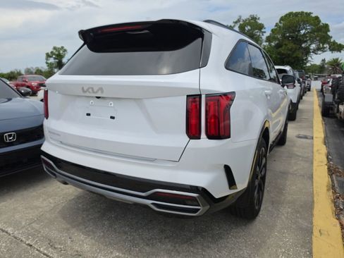 Certified 2023 Kia Sorento SX FWD image 17
