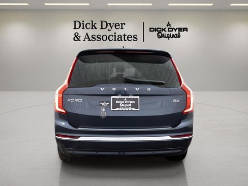 Used 2025 Volvo XC90 B6 Plus w/ Protection Package Premier image 5