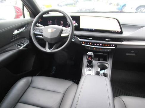 Certified 2025 Cadillac XT4 Premium Luxury AWD/4WD image 14