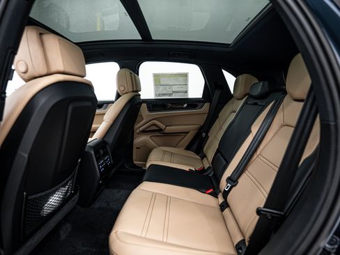 New 2026 Porsche Cayenne E-Hybrid image 23