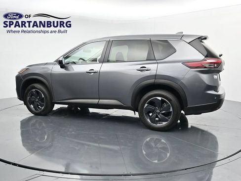 Used 2024 Nissan Rogue SV AWD/4WD image 5