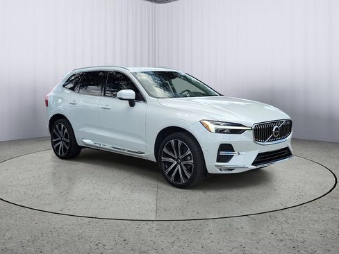 Used 2023 Volvo XC60 B5 Ultimate w/ Climate Package AWD/4WD image 2