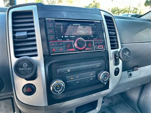 Used 2017 Nissan Frontier SV image 12