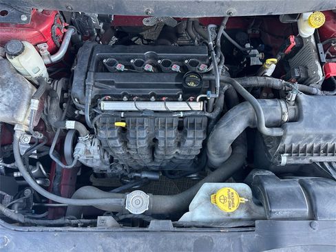 Used 2018 Dodge Journey SE image 19