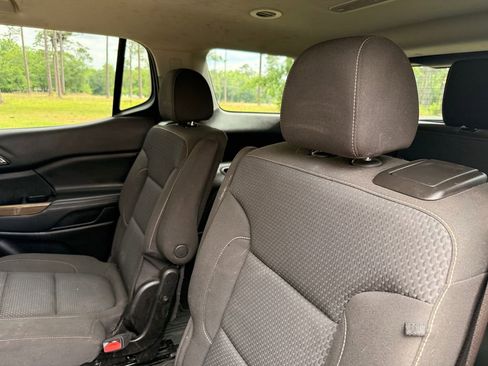 Used 2023 GMC Acadia SLE w/ Driver Convenience Package FWD image 26