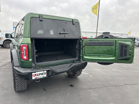 Used 2025 Ford Bronco Badlands image 15