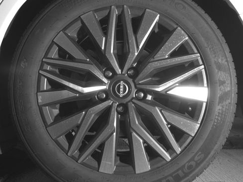 Used 2025 Nissan Altima 2.5 SV image 14