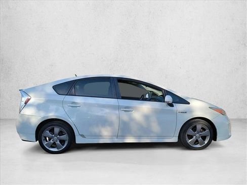 Used 2015 Toyota Prius Persona Series FWD image 4