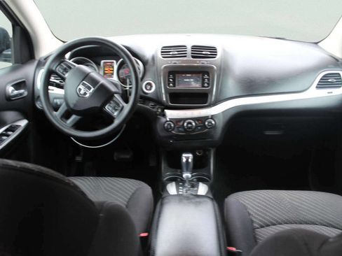 Used 2014 Dodge Journey SXT image 8