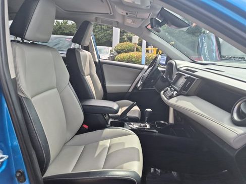 Used 2017 Toyota RAV4 Limited AWD/4WD image 23