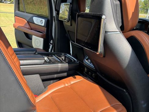 Used 2020 Lincoln Navigator L Reserve w/ Luxury Package AWD/4WD image 12