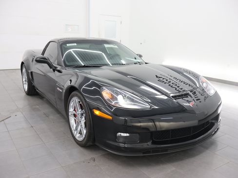 Used 2008 Chevrolet Corvette Z06 w/ Preferred Equipment Group RWD image 2