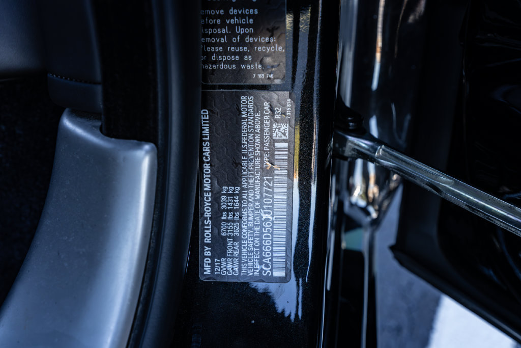 Used 2018 Rolls-Royce Dawn RWD image 47
