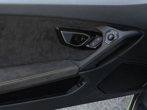 Used 2016 Lamborghini Huracan LP 610-4 image 39