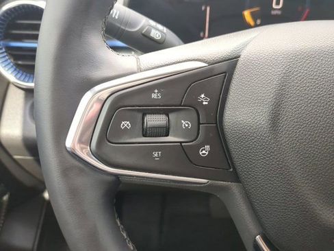 Used 2025 Chevrolet Trax LT w/ Driver Confidence Package FWD image 23