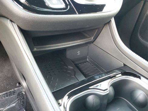 New 2026 Chrysler Pacifica Limited w/ S Appearance Package image 17