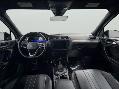 Used 2022 Volkswagen Tiguan SE R-Line image 14