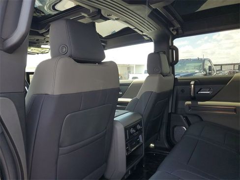 New 2025 GMC Hummer EV 3X image 8