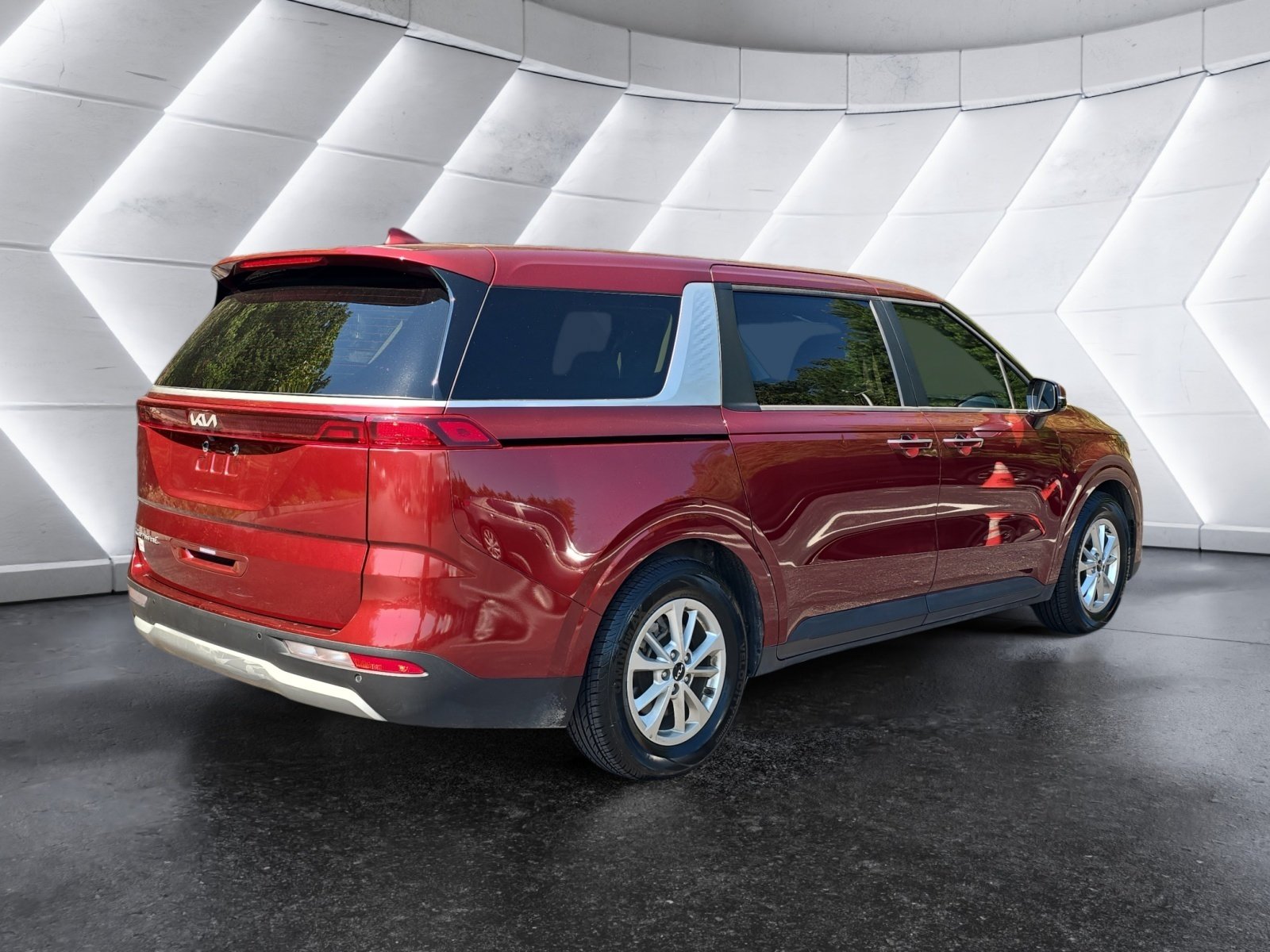 Used 2022 Kia Carnival LXS FWD image 5