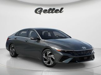 Used 2025 Hyundai Elantra Limited FWD video 2