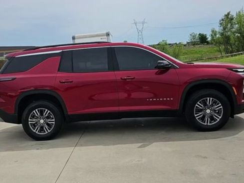 New 2026 Chevrolet Traverse LT w/ Driver Confidence Package AWD/4WD image 9