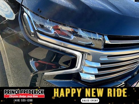 Used 2024 Chevrolet Suburban High Country w/ Advanced Technology Package image 27