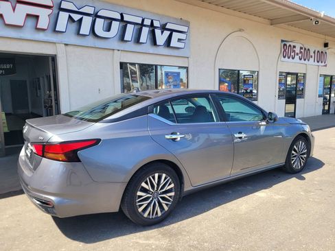 Used 2023 Nissan Altima 2.5 SV image 3