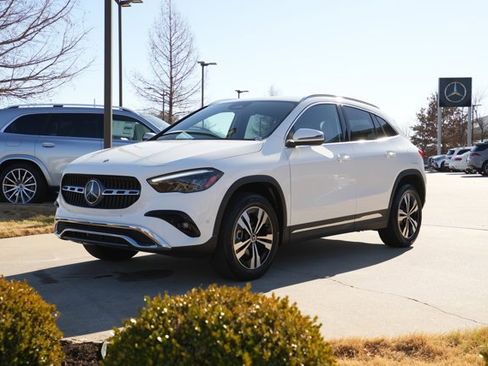 Certified 2025 Mercedes-Benz GLA 250 4MATIC w/ Driver Assistance Package image 3