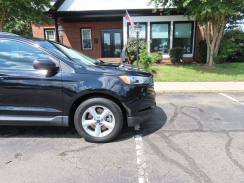 Used 2021 Ford Edge SE FWD image 10