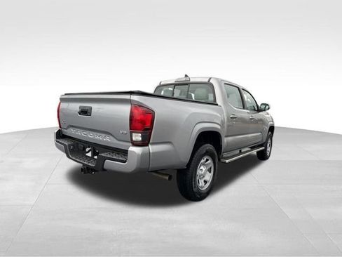 Used 2018 Toyota Tacoma SR image 9