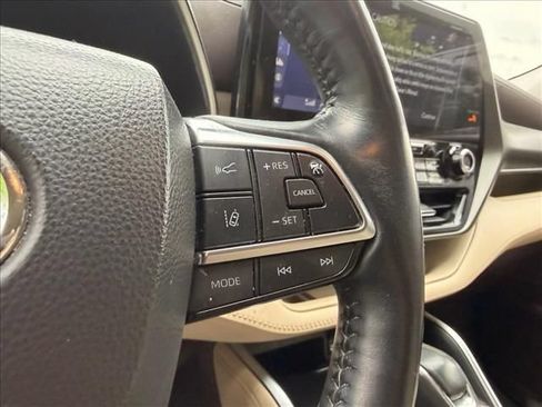 Used 2021 Toyota Highlander Limited AWD/4WD image 14