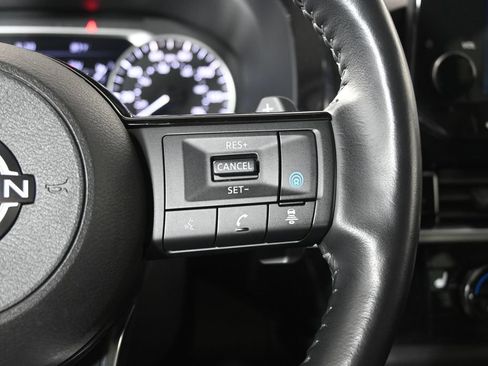 Used 2023 Nissan Pathfinder SL AWD/4WD image 35
