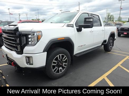 Used 2023 GMC Sierra 2500 AT4 w/ AT4 Preferred Package AWD/4WD image 4